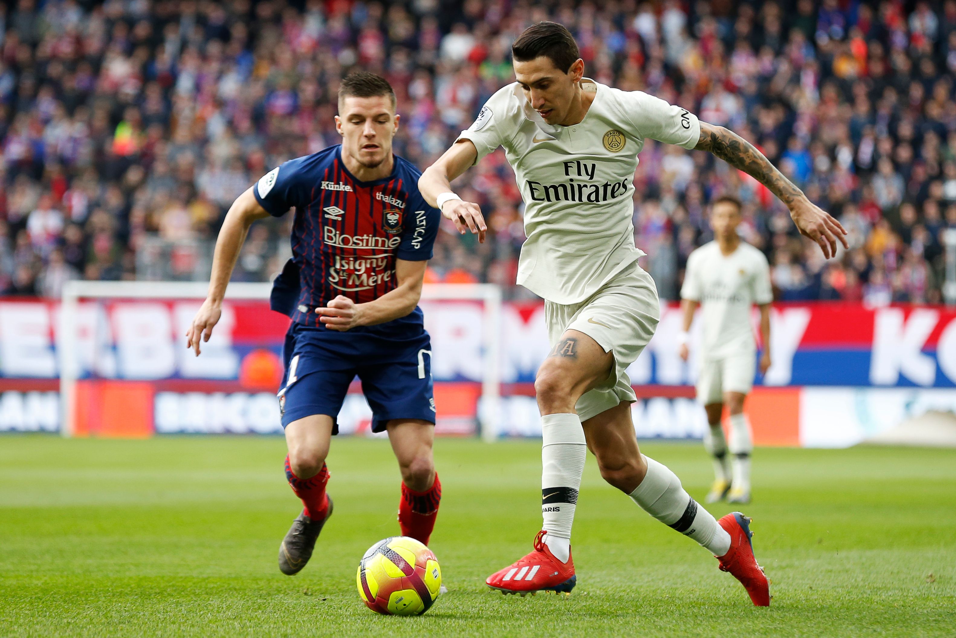 河南1-1云南，阿奇姆彭破门，史成龙送礼恩里克扳平（河南与云南1-1握手言和：阿奇姆彭先拔头筹，史成龙失误送礼，恩里克扳平）