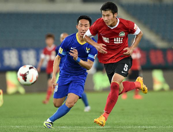 贴地斩助国米取胜，卡洛斯-奥古斯托打进生涯欧冠处子球（卡洛斯-奥古斯托欧冠首球，贴地斩助国米告捷）