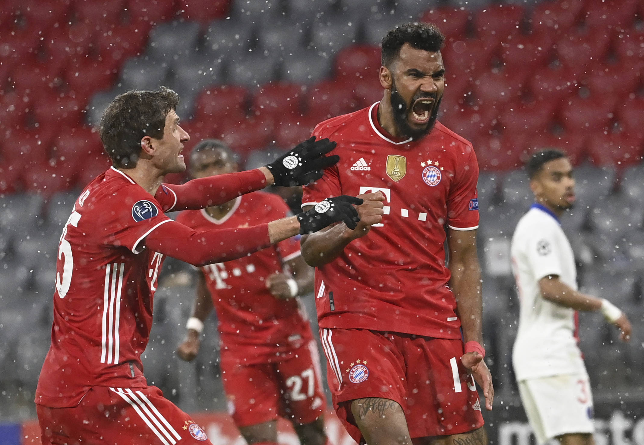 成都蓉城新掌门人徐正源成功续约，签约韦世豪、周定洋，球队迅速提升，备战亚冠，力争争冠。（徐正源续约成都蓉城，韦世豪周定洋加盟助阵，球队提速备战亚冠，剑指冠军）