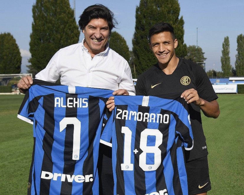 德甲战报：凯恩替补登场戴帽，拜仁5-0狂胜十人斯图加特（德甲：凯恩替补上演帽子戏法，拜仁5-0横扫十人斯图加特）