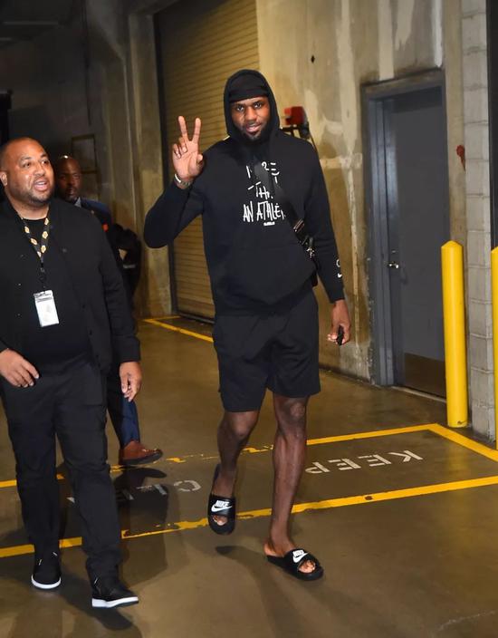 每体：德科跟奥尔莫和霍安的经纪人会面，交流球员目前状况（每体：德科与奥尔莫、霍安的经纪团队会晤，沟通球员近况）