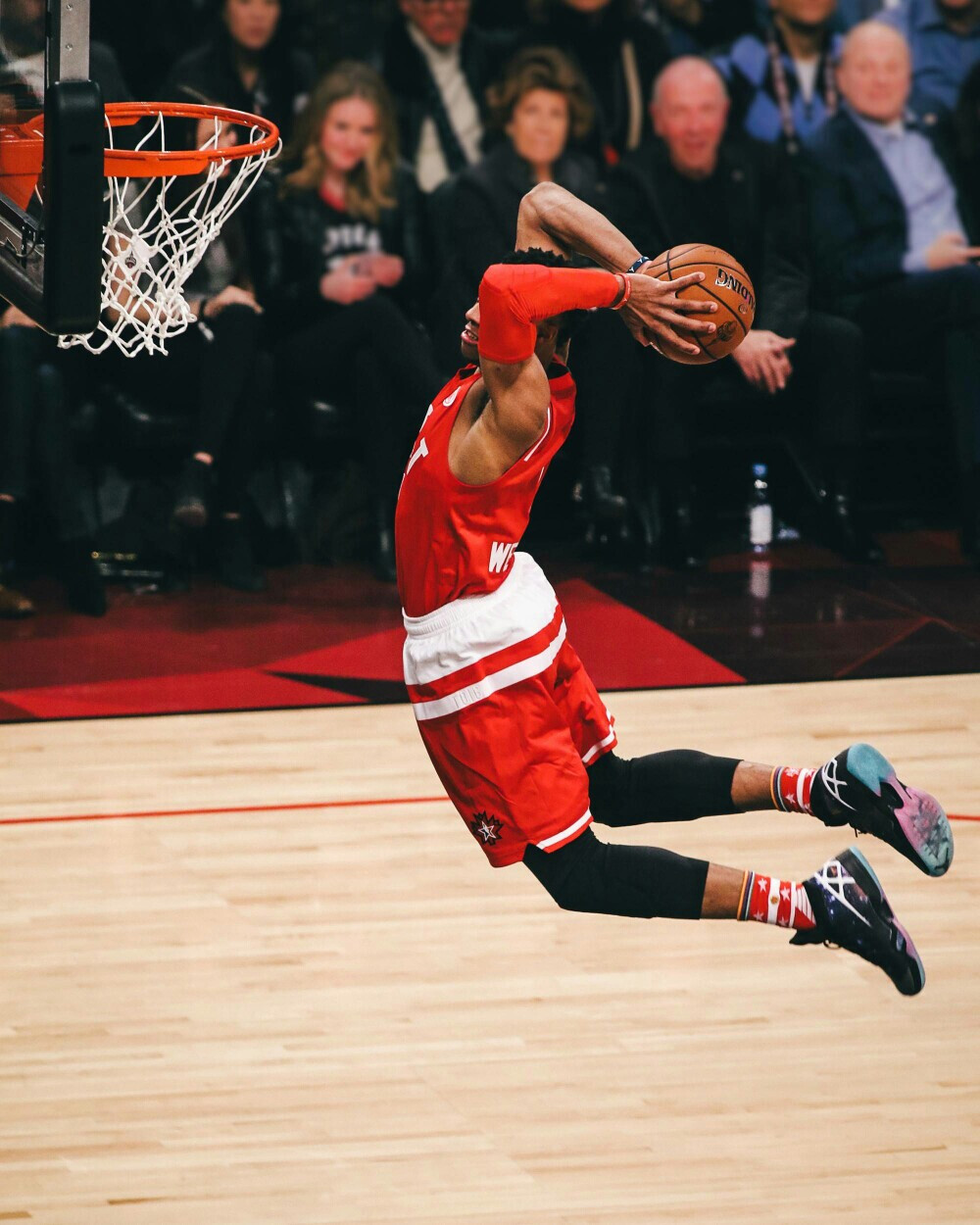 斯普利特：罗威在防守端展现了很强的多样性，他对我们很重要（斯普利特：罗威防守端多面能，是我们不可或缺的一员）