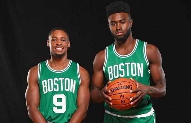 世体：巴萨已提交申请，希望在11月29日对阿拉维斯时重返诺坎普（世体：巴萨提交申请，计划在11月29日对阵阿拉维斯时回归诺坎普）