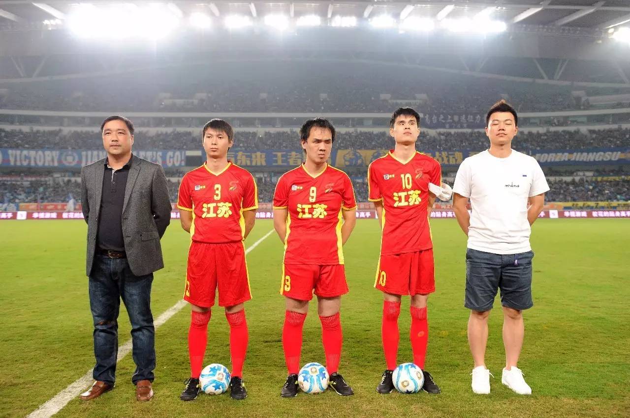 塞维利亚1-0奥萨苏纳，鲁文-巴尔加斯点射制胜（鲁文-巴尔加斯点球建功，塞维利亚1-0小胜奥萨苏纳）