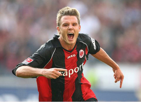 意甲争冠进入胶着阶段（意甲冠军之争进入白热化）