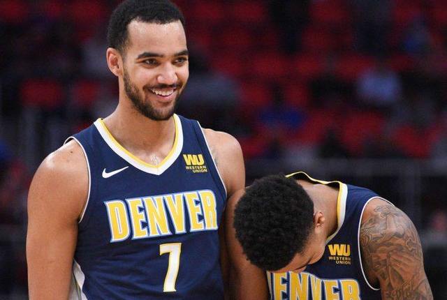 持右翼立场，阿根廷总统开玩笑：我也能祝贺梅西这样的左撇子（阿根廷总统打趣：身为右翼，我一样会祝贺像梅西这样的左撇子）