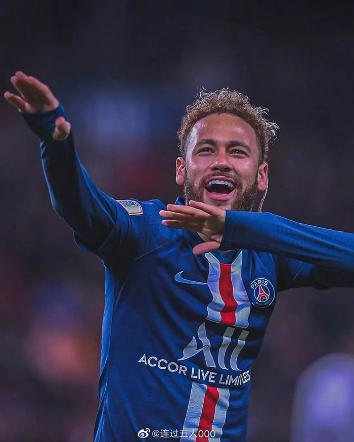 中超第30轮跑动距离榜：钟晋宝13356米居首，周定洋第二（中超第30轮跑动里程榜：钟晋宝以13356米夺魁，周定洋位列第二）