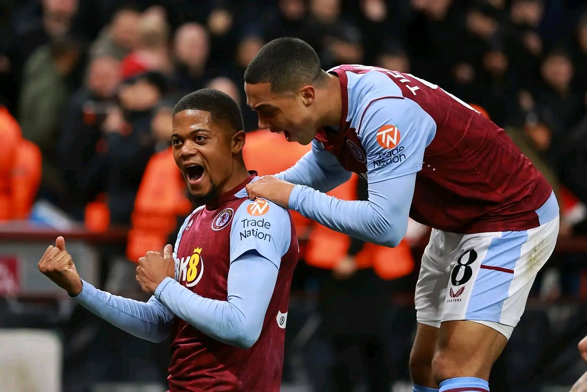 德甲半场：本塞拜尼建功，多特蒙德暂1-0弗赖堡（半场战报：本塞拜尼破门，多特蒙德暂以1-0领先弗赖堡）