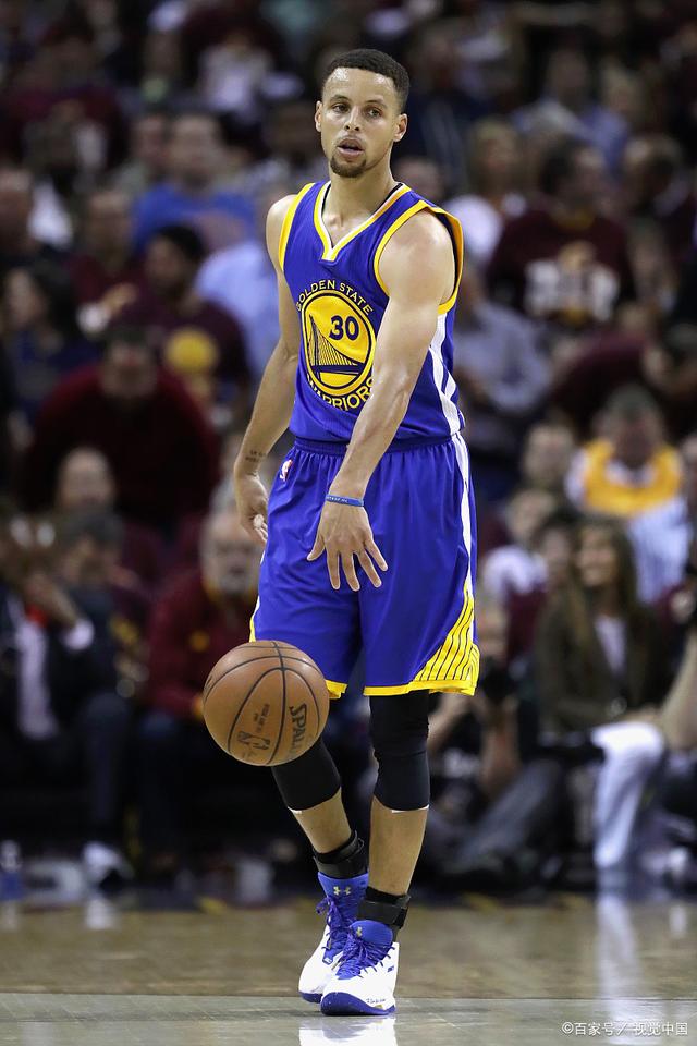 世体：巴萨内部认为凯恩很乐意来到西甲，莱万是一个很好先例（世体：巴萨内部称凯恩愿赴西甲，莱万加盟堪作成功范例）