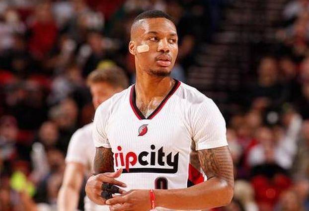 球迷领袖怒斥穆帅：厚颜无耻议论对手，对本方粗野动作装瞎！（球迷领袖怒批穆帅：肆意评点对手，对己方粗暴犯规却选择性失明）